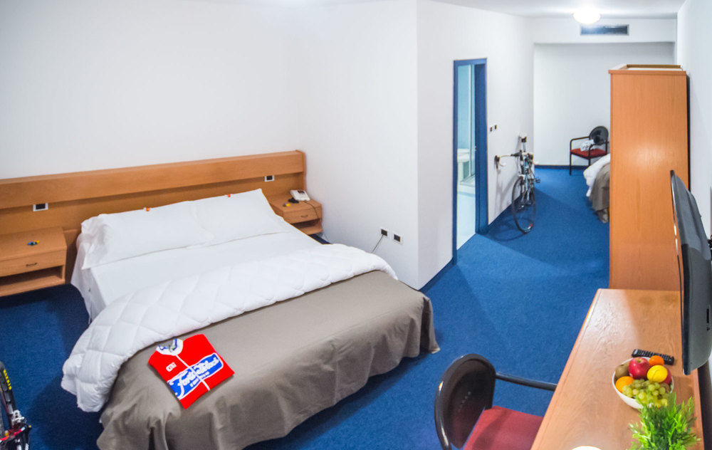Fly Bike Hotel Trento Dış mekan fotoğraf