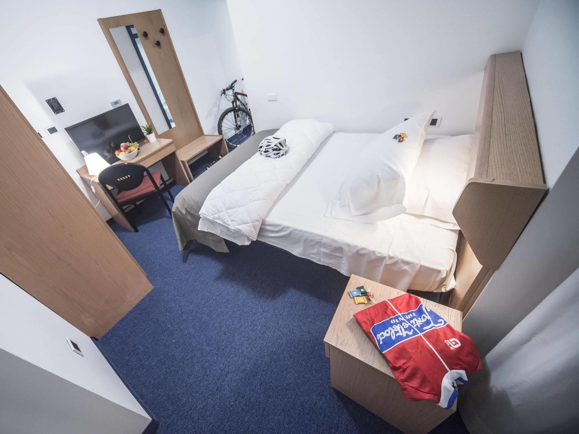 Fly Bike Hotel Trento Dış mekan fotoğraf