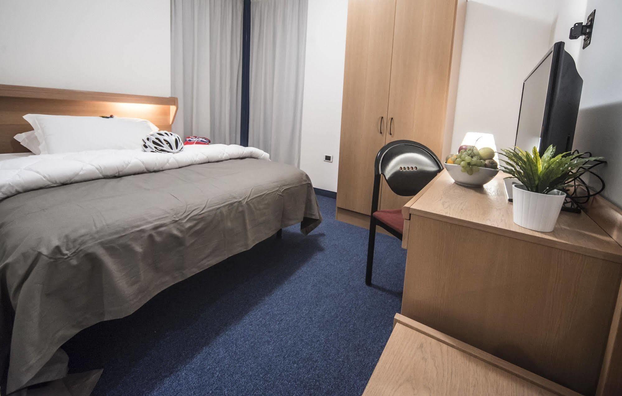 Fly Bike Hotel Trento Dış mekan fotoğraf