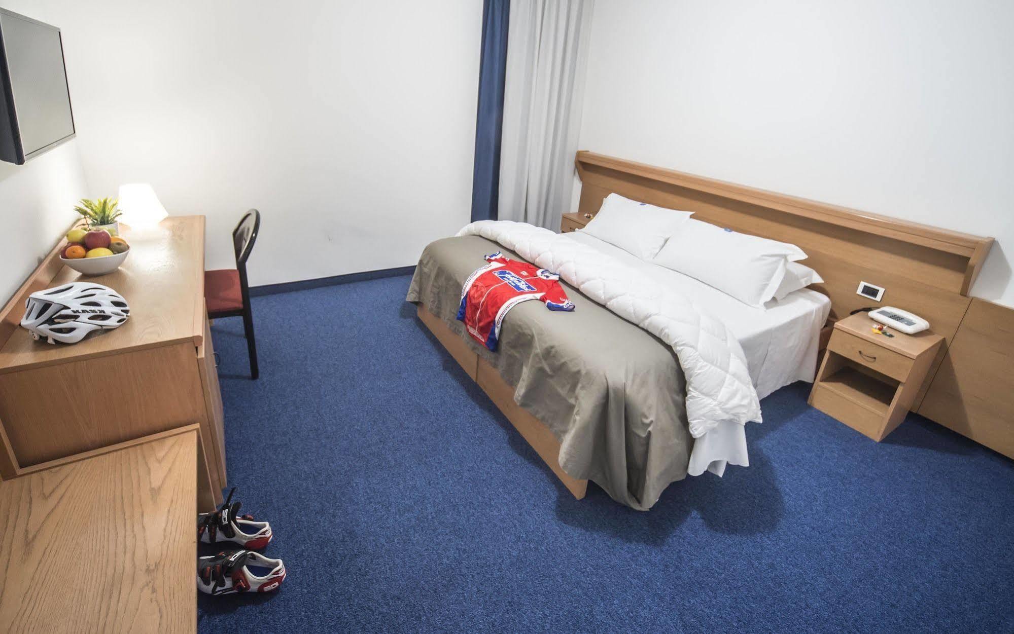 Fly Bike Hotel Trento Dış mekan fotoğraf